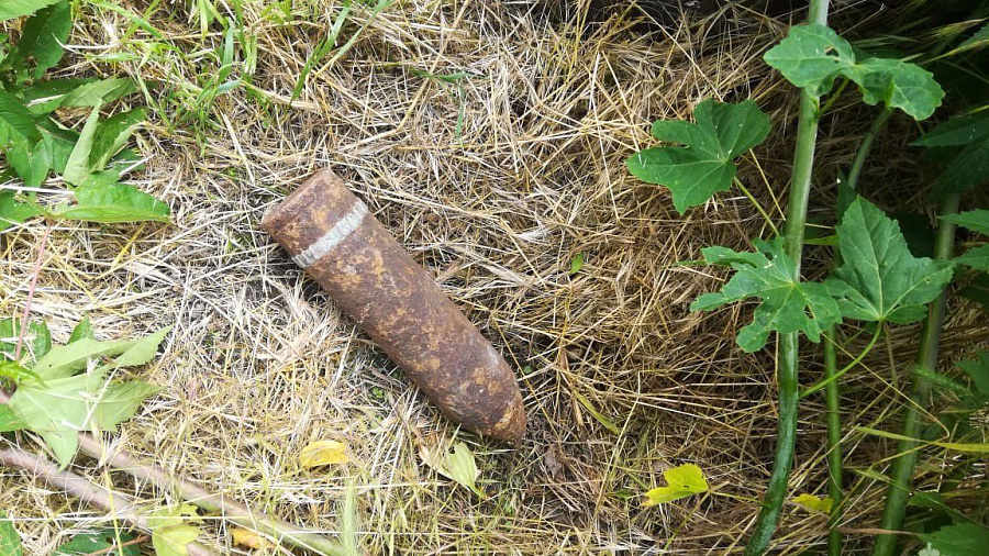 В Анапе местные жители обнаружили 11 снарядов времен войны