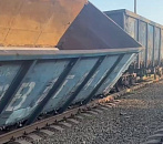 Два вагона грузового поезда сошли с рельсов на станции Новороссийск