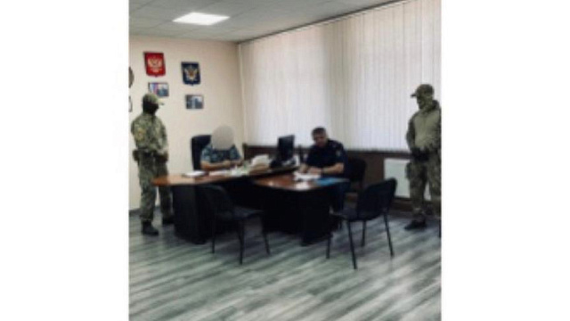 В Адыгее суд рассмотрит дело экс-начальника исправительной колонии, укравшего у заключенного 11 тысяч 