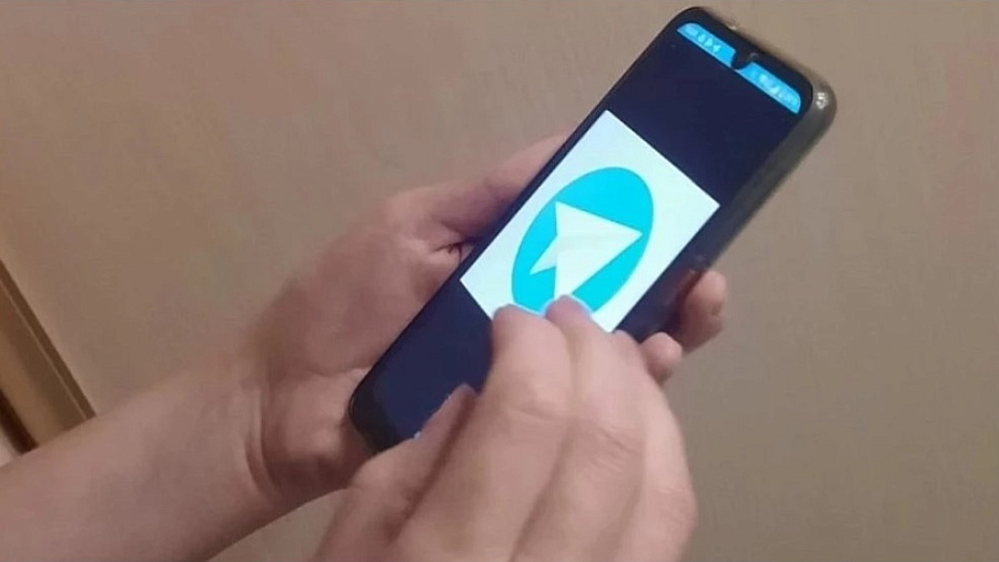 Роскомнадзор требует от блогеров отдавать права на Telegram-каналы специальному боту