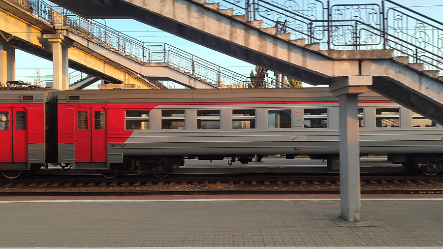 Следующие в Краснодарский край поезда задержаны из-за ЧП на железной дороге