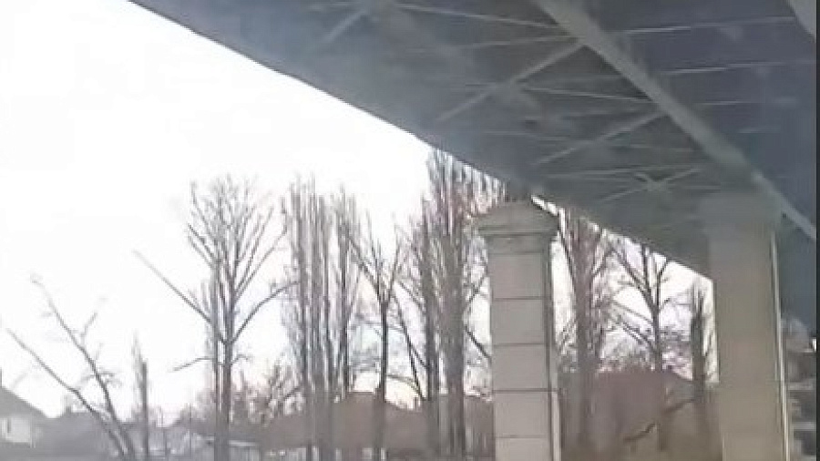 Появились подробности проникновения мужчины в запретную зону Тургеневского моста в Краснодаре