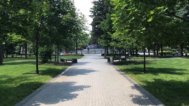 В середине рабочей недели в Краснодаре  и крае пройдут дожди с грозой и градом