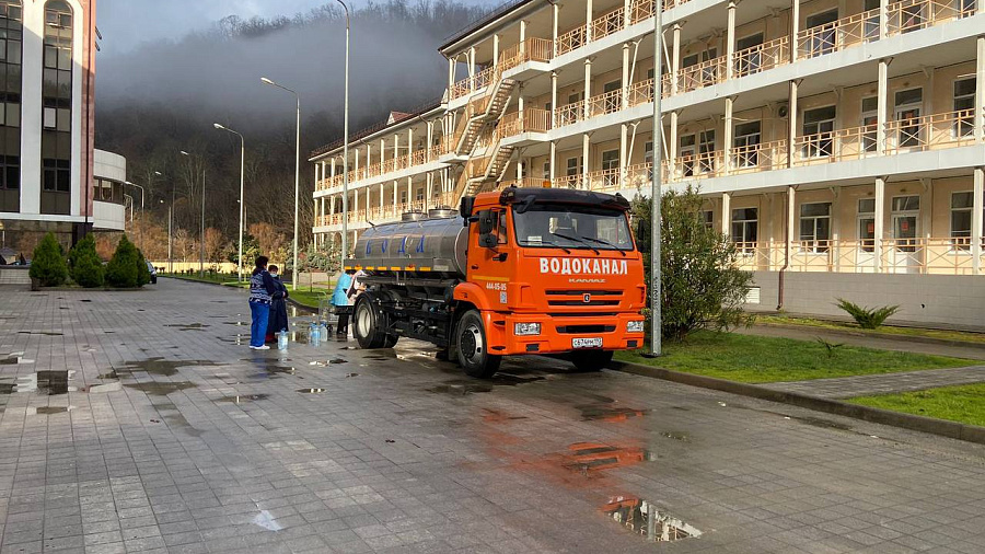 В Сочи оползень оставил без воды около 20 населенных пунктов