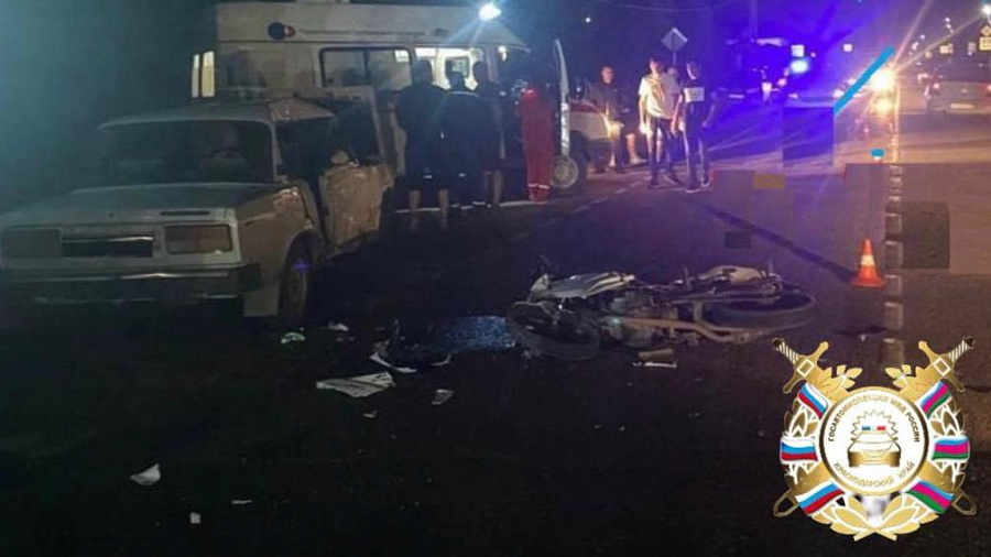 На Кубани в ДТП с «ВАЗом» и мотоциклом пострадали 2 подростка