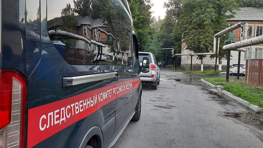 В Ростовской области неизвестный жестоко расстрелял семью из трех взрослых и маленького ребенка
