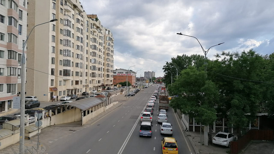 В  середине рабочей недели в Краснодаре и крае местами сохранится дождливая погода при шквалистом усилении ветра