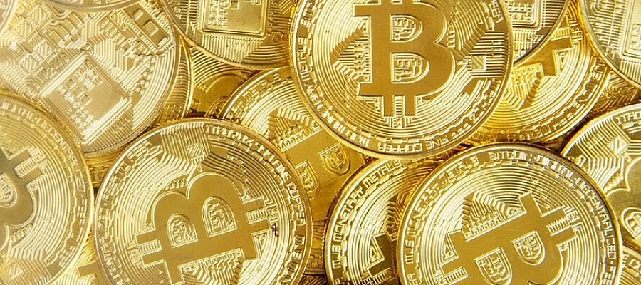 Биткоин впервые в истории превысил отметку в 122 тысячи долларов