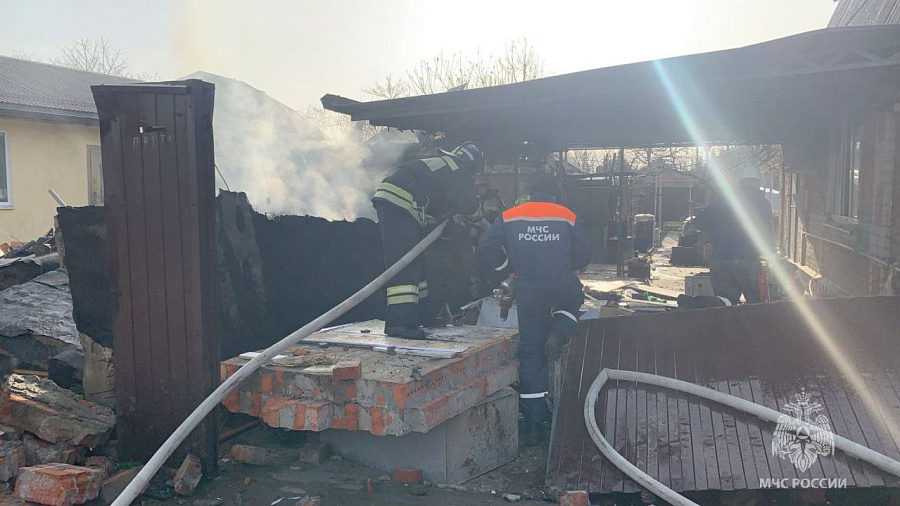 Под Краснодаром 84-летняя женщина пострадала от взрыва газового баллона в частном доме 
