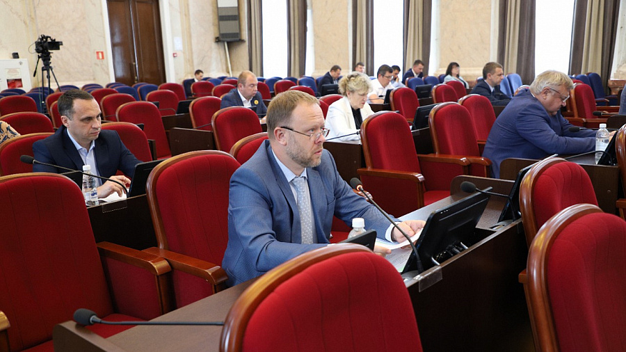 На сессии ЗСК обсудили развитие внутреннего туризма в Краснодарском крае