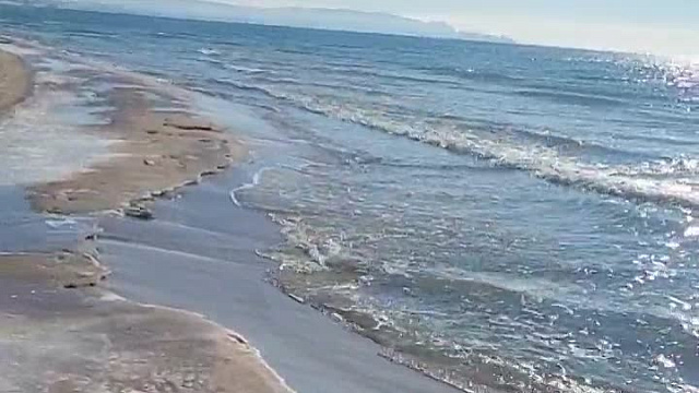 Заледеневшие пляжи в Анапе попали на видео