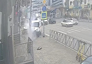 В Краснодаре сняли на видео, как скорая попала в жесткое ДТП