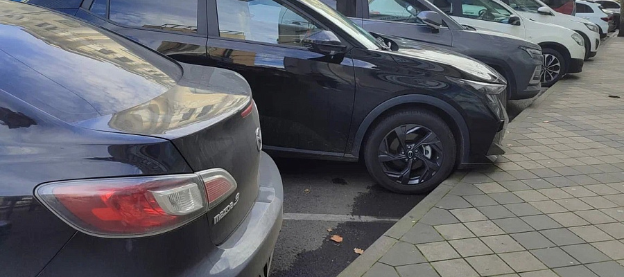 Депутаты добиваются бесплатных парковок по выходным в Краснодаре