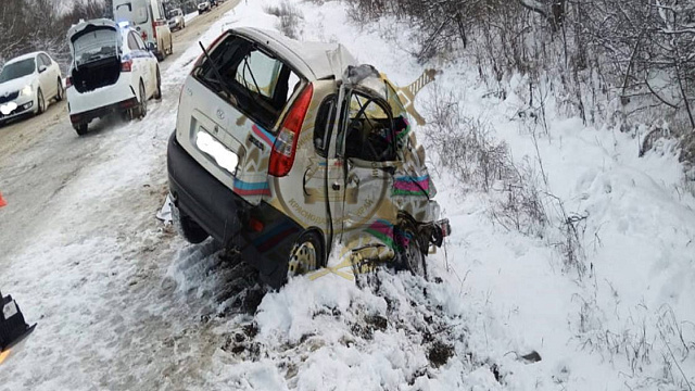 Молодой водитель устроил смертельное ДТП на заснеженной трассе в Краснодарском крае