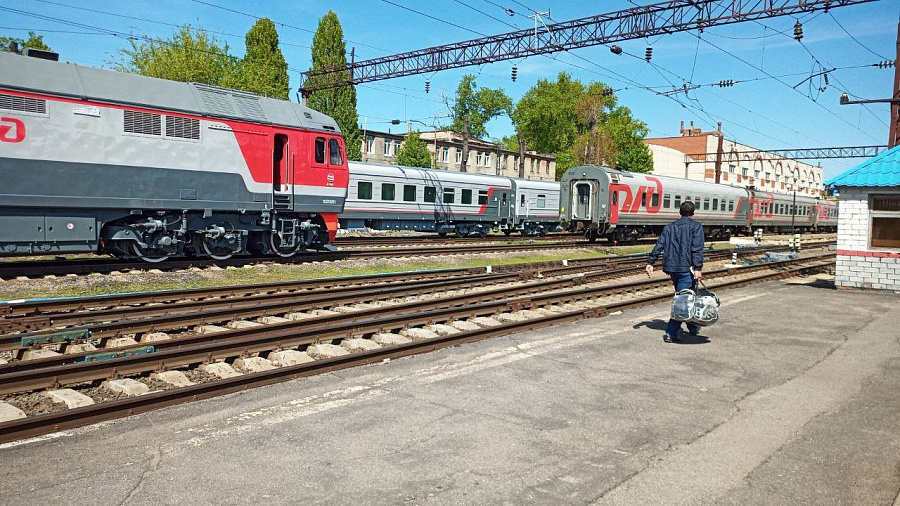 В Краснодарском крае с поезда сняли двух пьяных туристов, устроивших дебош в вагоне
