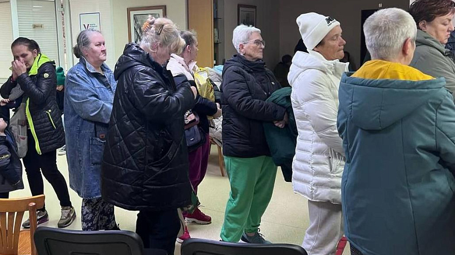 В Анапе в ПВР разместили 50 взрослых и 10 детей после пожара в многоэтажке
