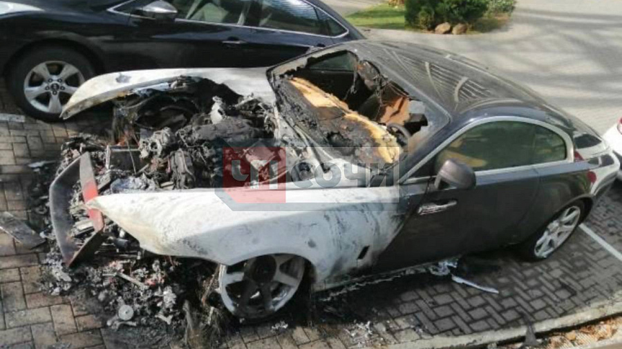 В Сочи поджигатели уничтожили Rolls-Royce за 20 млн рублей