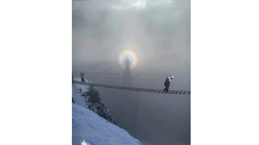 В горах Сочи туристы снова столкнулись с загадочным Броккенским призраком