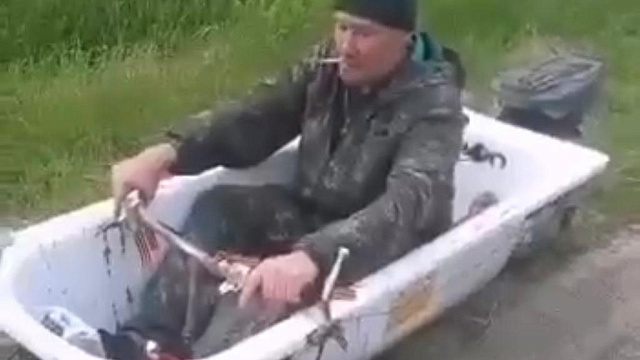 На Кубани госавтоинспекторы задержали пьяного водителя ванны на колесах без прав