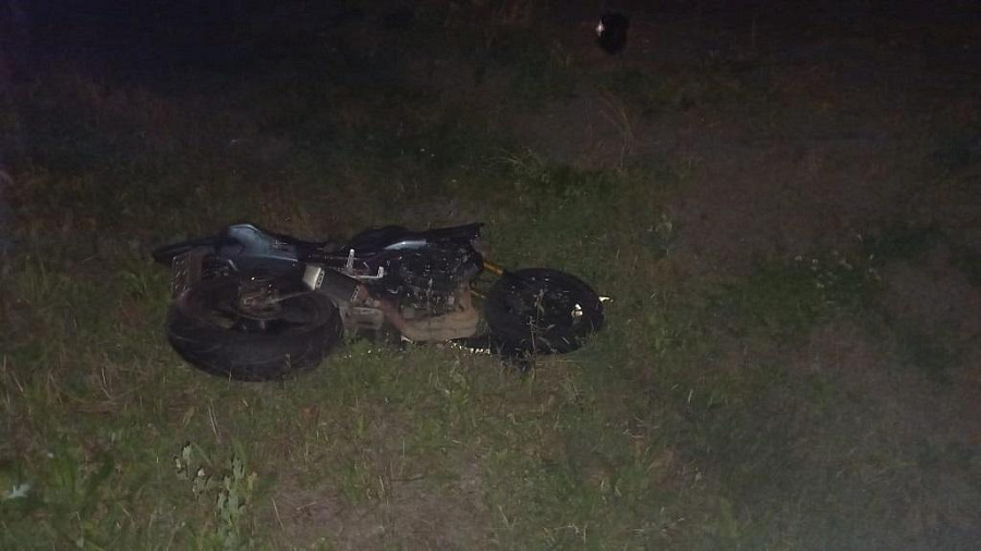 30-летний мотоциклист скончался после ДТП с КамАЗом в Краснодарском крае