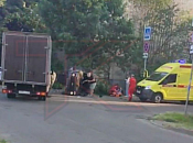 В Краснодаре машина врезалась в дерево и перевернулась после столкновения с ГАЗелью