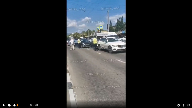 В Новороссийске женщина за рулем иномарки устроила массовое ДТП, в котором пострадал подросток