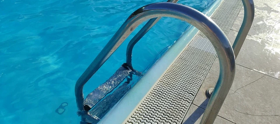 Грибок половых органов поразил двухлетнюю девочку в бассейне Краснодара