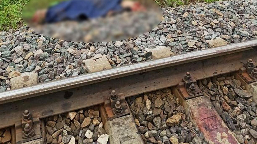 В Сочи под колесами поезда погибла 14-летняя девочка