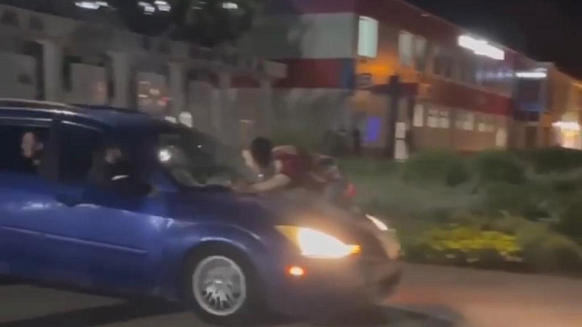 Прокатили девушку на капоте и преследовали пьяного мужчину: в Кореновске молодые люди устроили «ночной дебош» с петардой