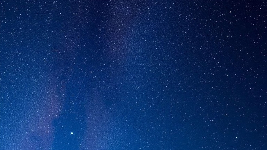 Жители Кубани увидят яркую комету ATLAS и метеорные потоки в ноябре