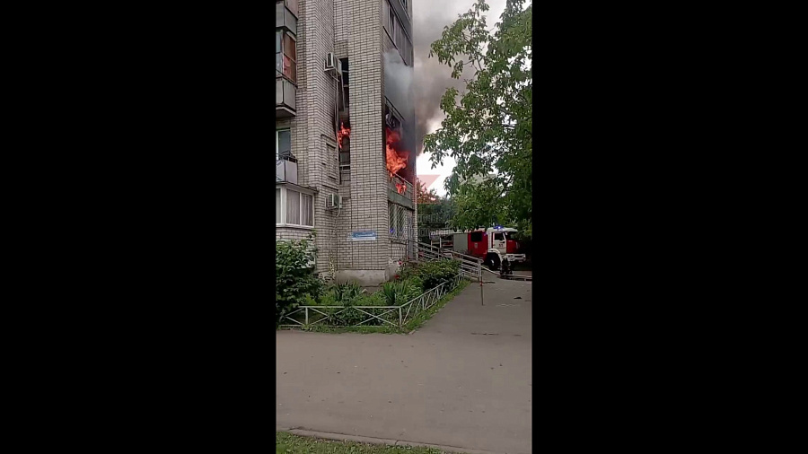В Краснодаре из горящей 9-этажки эвакуировали 22 человека