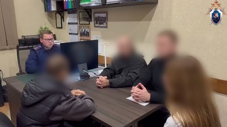 В Краснодаре изолировали 15-летнюю участницу «бойцовского клуба»: СК раскрыл подробности дела