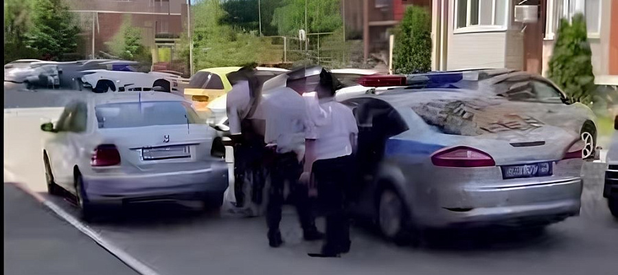 Жильцов дома в Краснодаре эвакуировали из-за петард с аккумулятором у лифта