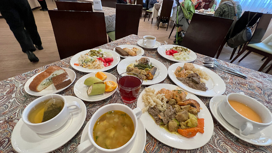 Россиянин сравнил шведские столы в отелях Сочи и египетского Шарм-эль-Шейха и назвал лучший