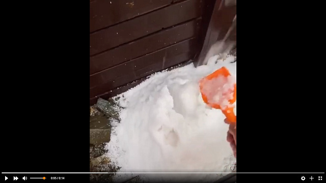 Очевидцы сняли на видео, как град засыпал курорт «Красная Поляна» в Сочи