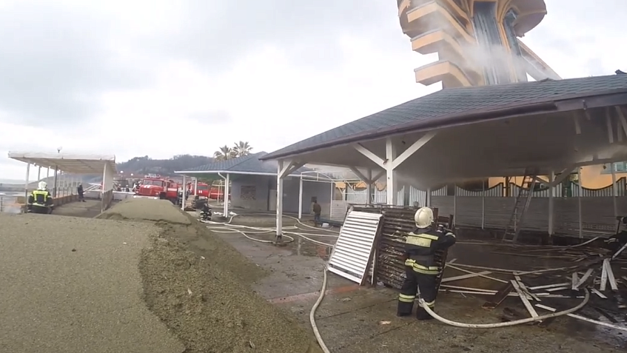 В Сочи пожар уничтожил кафе «Пацха»