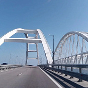 С 3 ноября электрокарам и «гибридам» закроют путь на Крымский мост со стороны Кубани