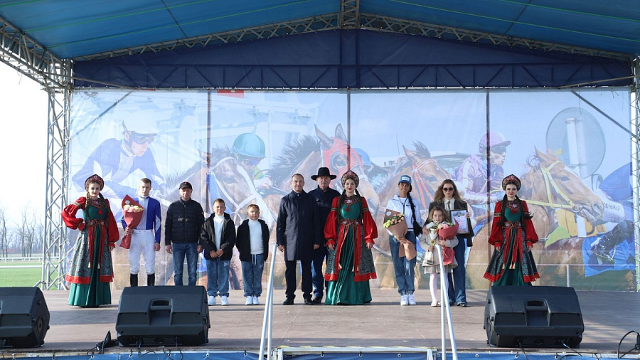 В Павловском районе скачками на приз ЗСК завершился сезон 2025 года