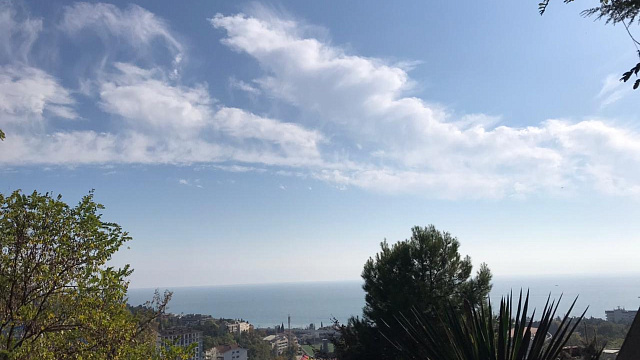 В Сочи и на курортах Краснодарского края в конце рабочей недели ожидается теплая погода, местами – небольшие дожди