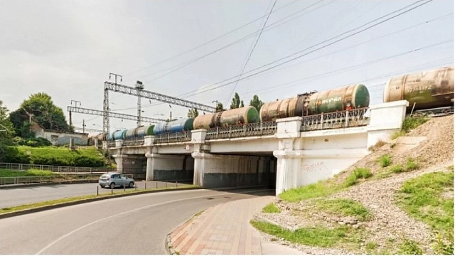 В Краснодаре под мостом на улице Вишняковой по ночам будут перекрывать движение