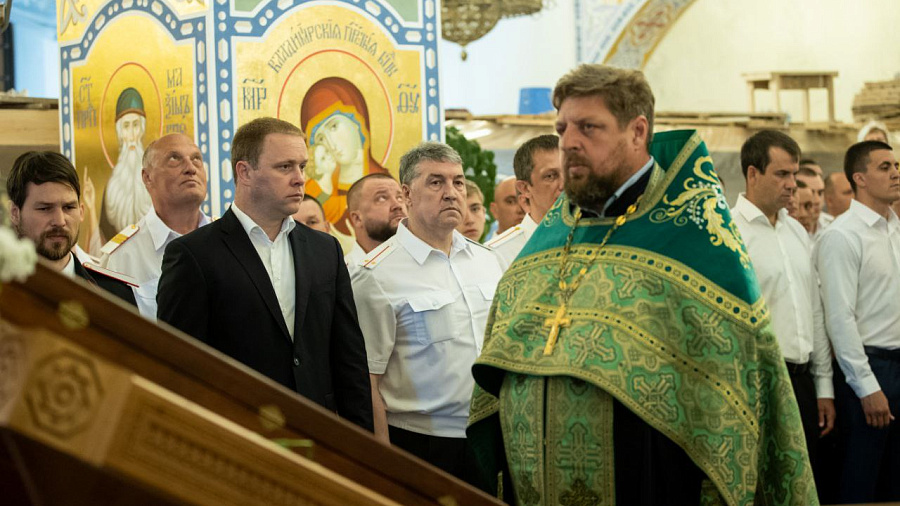 В Анапе на Святую Троицу прошла церемония верстания в казаки
