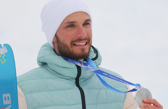 Выпускник Кубанского государственного университета Никита Филиппов принес России первую медаль на Олимпиаде-2026