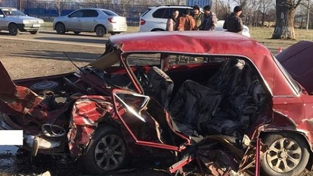 На Кубани в лобовом ДТП погиб водитель «копейки»