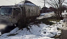 В Славянске-на-Кубани мусоровоз при движении задом насмерть сбил пенсионера
