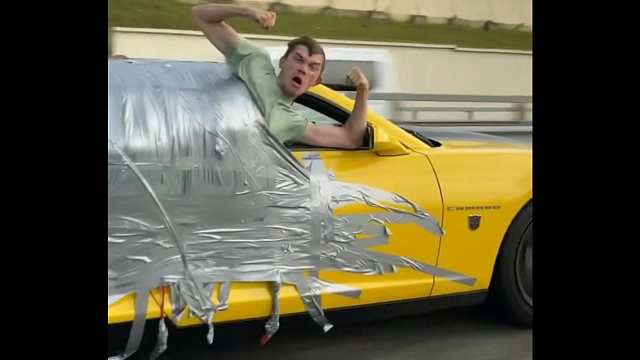 В ГИБДД прокомментировали выходку блогера, проехавшего по трассе Сочи примотанным к автомобилю скотчем