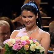 Анна Нетребко закрывает бизнес в РФ из-за долга