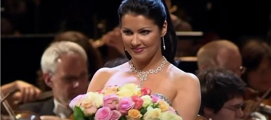 Анна Нетребко закрывает бизнес в РФ из-за долга