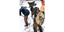 В Апшеронском районе жителям отрезанного от цивилизации хутора приходится самим расчищать снег. Видео