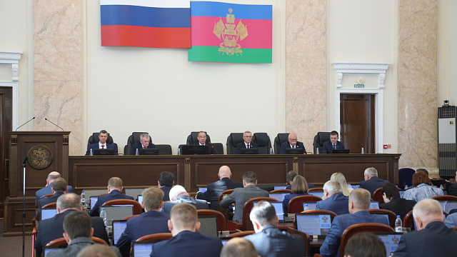 На сессии ЗСК депутаты заслушали отчет о работе ГУ МВД по Краснодарскому краю за 2023 год