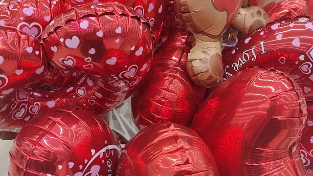 Жители Краснодара назвали самый желанный подарок ко Дню святого Валентина